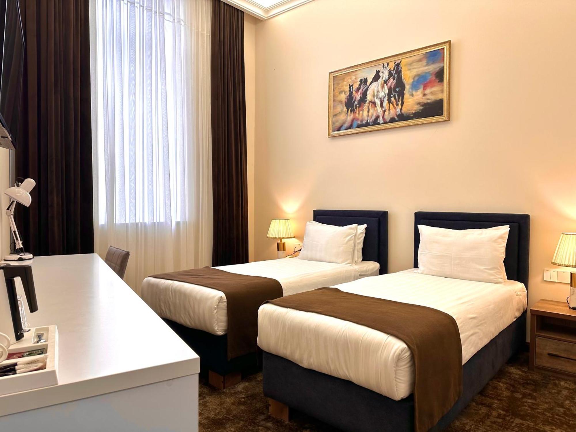 Garnet Hotel Tashkent Exterior photo