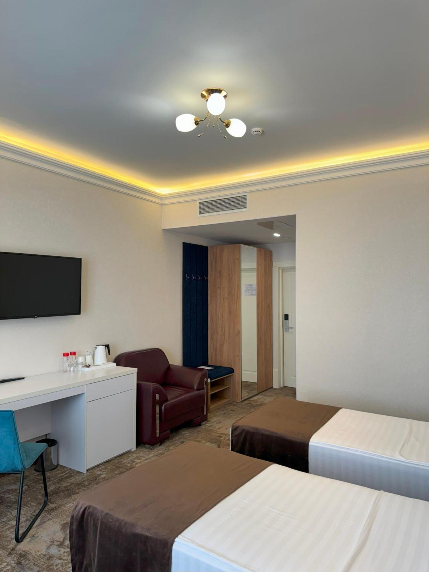 Garnet Hotel Tashkent Exterior photo