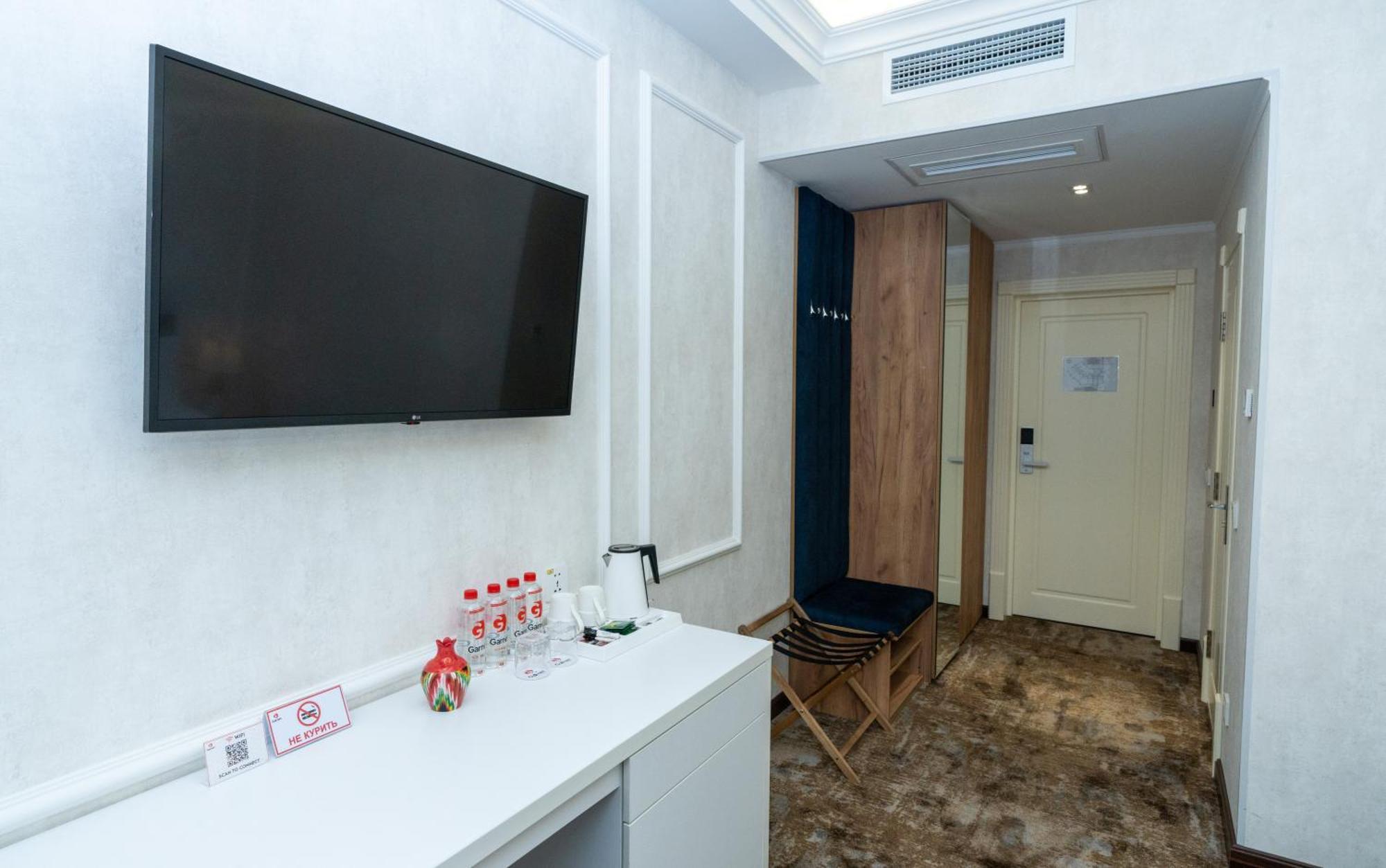 Garnet Hotel Tashkent Exterior photo